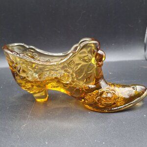 Amber Glass Victorian Style Shoe Decor Daisy and Button Embossed Floral Pattern